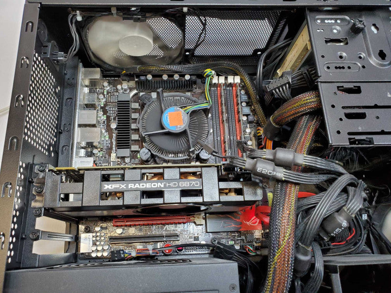 Custom PC ASUS Maximus III GENE Core i3-550 @ 3.2GHz 4GB Ram No HDD HD6870 (
