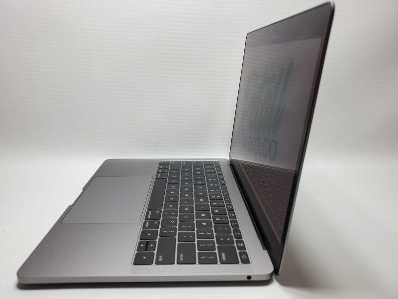 MacBook Pro 2017 13\\" Core i5-7360U @ 2.3 GHz 8GB Ram 250GB SSD *READ* (