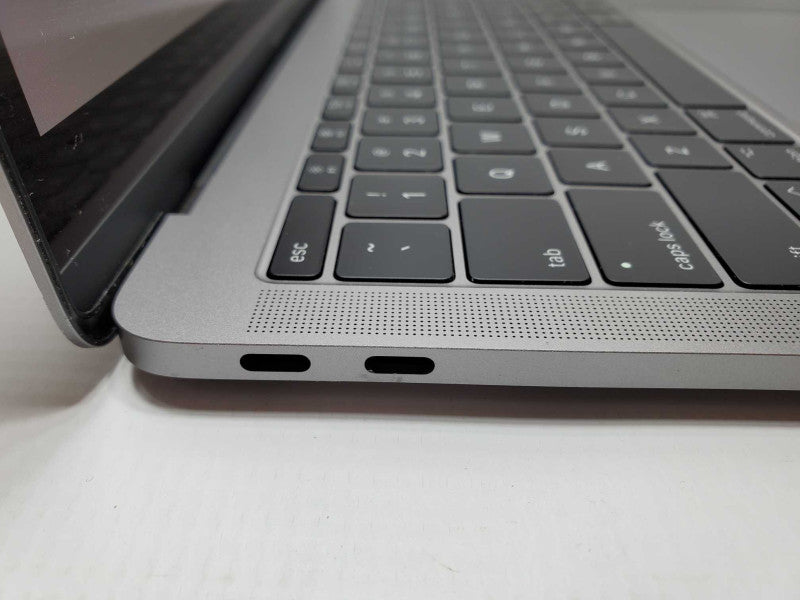 MacBook Pro 2017 13\\" Core i5-7360U @ 2.3 GHz 8GB Ram 250GB SSD *READ* (