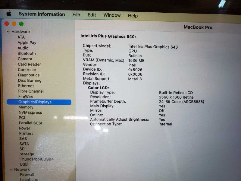 MacBook Pro 2017 13\\" Core i5-7360U @ 2.3 GHz 8GB Ram 250GB SSD *READ* (