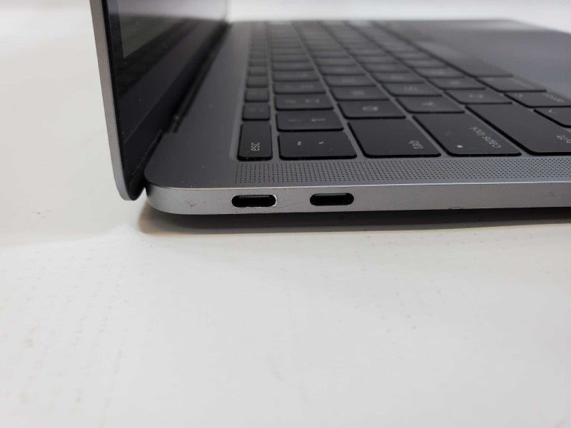 MacBook Pro 2017 13\\" Core i5-7360U @ 2.3 GHz 8GB Ram 250GB SSD *READ* (