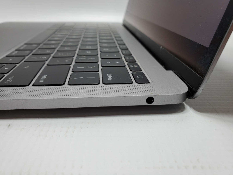 MacBook Pro 2017 13\\" Core i5-7360U @ 2.3 GHz 8GB Ram 250GB SSD *READ* (