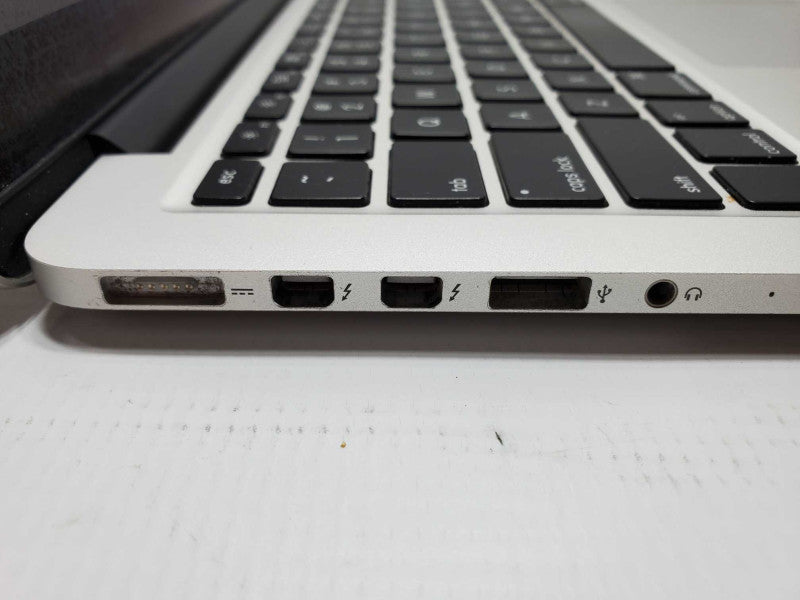 MacBook Pro 2015 13\\" Retina i7-5557U @ 3.1 GHz 16GB Ram 250GB SSD *READ* (