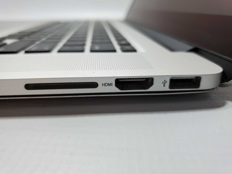 MacBook Pro 2015 15\\" Retina i7-4870U @ 3.1 GHz 16GB Ram 250GB SSD *READ* (
