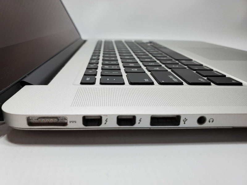 MacBook Pro 2015 15\\" Retina i7-4870U @ 3.1 GHz 16GB Ram 250GB SSD *READ* (