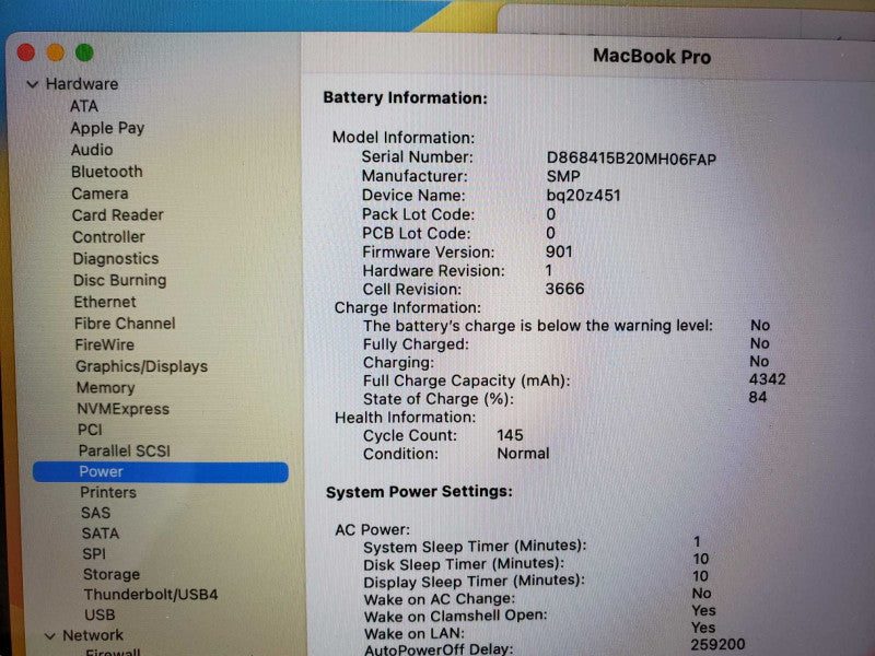 MacBook Pro 2017 13\\" Core i5-7360U @ 2.3 GHz 16GB Ram 250GB SSD *READ* (