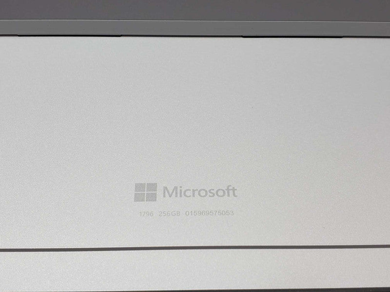 Microsoft Surface Pro Model 1796, i7-7200U 2.5GHz 8GB RAM 256GB Storage _
