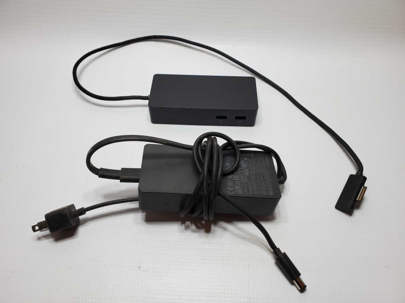Microsoft 1661 Surface Docking Station (