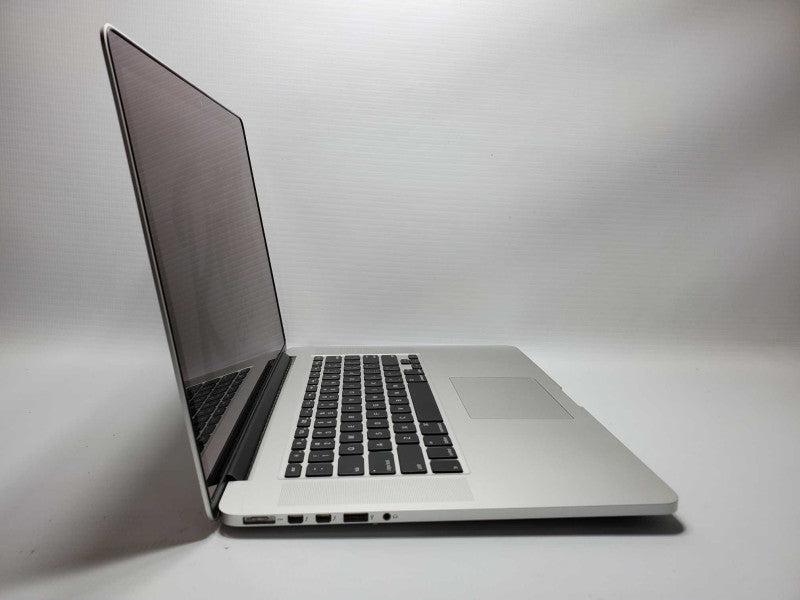 Macbook Pro 2015 15\\" Retina Core i7-4870HQ @ 2.5GHz 16GB Ram 500GB SSD R9 M370x *READ* (