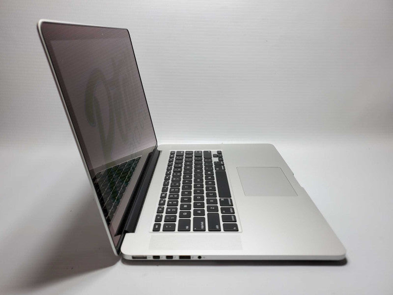 Macbook Pro 2015 15\\" Retina Core i7-4870HQ @ 2.5GHz 16GB Ram 500GB SSD R9 M370x 2GB (