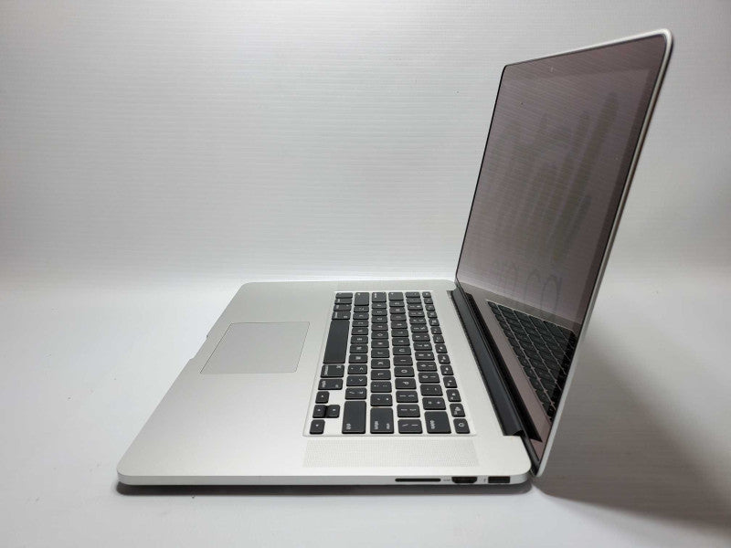 Macbook Pro 2015 15\\" Retina Core i7-4870HQ @ 2.5GHz 16GB Ram 500GB SSD R9 M370x 2GB (