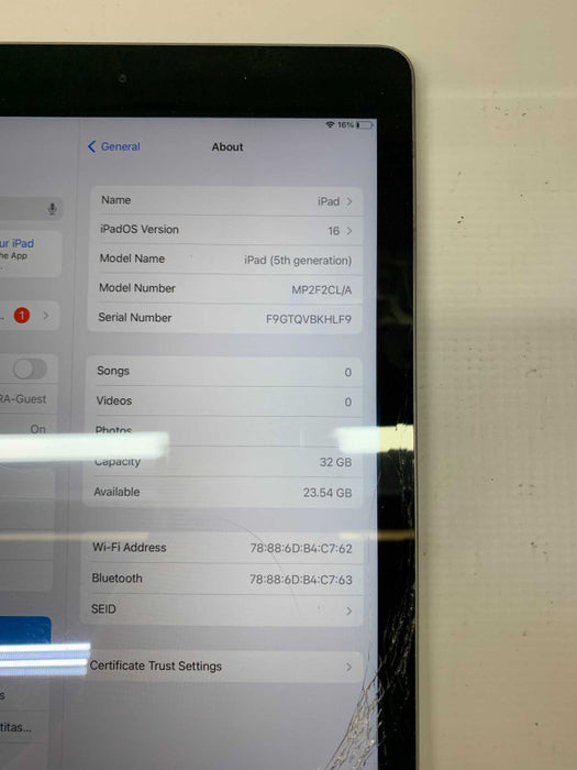 Apple iPad 5th Gen 32G Gray A1822 Unlocked READ [