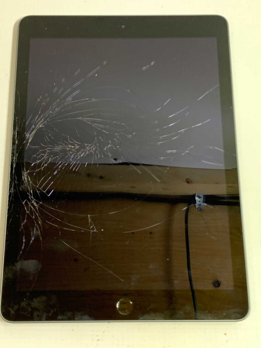 Apple iPad 5th Gen. 32GB, Wi-Fi, 9.7in - Space Gray, Broken Glass, See
