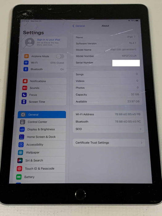 Apple iPad 5th Gen. 32GB, Wi-Fi, 9.7in - Space Gray, Broken Glass See