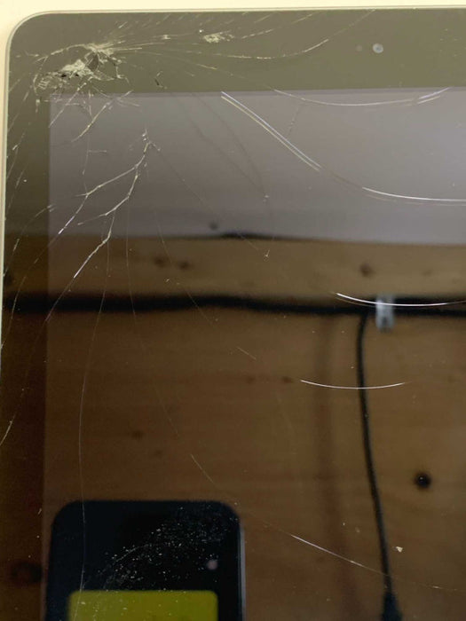 Apple iPad 5th Gen. 32GB, Wi-Fi, 9.7in - Space Gray, Broken Glass See
