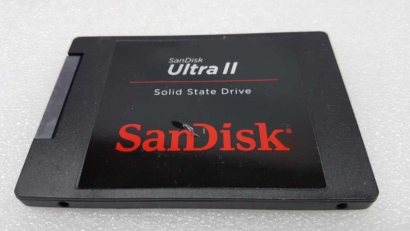 Scandisk Ultra 2 SDSSDHII 240gb 2.5\\" sata ssd / SEE NOTES #