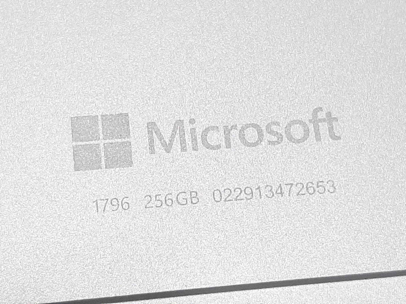 Microsoft Surface Pro 6 12.2\\" 17-7660U @ 2.50GHz 8GB RAM 256GB Flash +