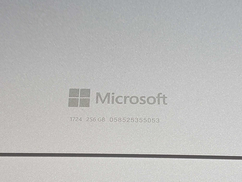 Microsoft Surface Pro 4 Core I5-6300U 2.4GHz, 8GB, 256GB SSD, 12\\" _
