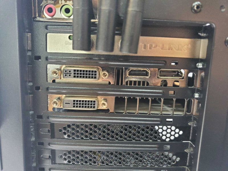 Custom PC Core i5-4690K @ 3.5 GHz 32GB DDR3 No HDD Nvidia GTX 670 (