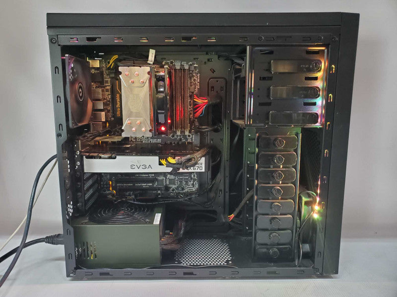 Custom PC Core i5-4690K @ 3.5 GHz 32GB DDR3 No HDD Nvidia GTX 670 (
