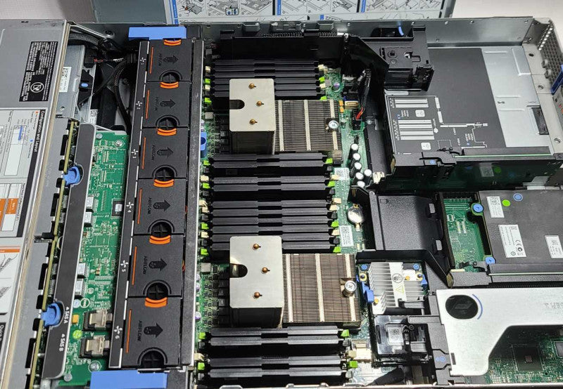 Dell PowerEdge R720 2x Xeon E5-2650 2Ghz NoRAM PERC H710p Mini 2xPSU BareBones $