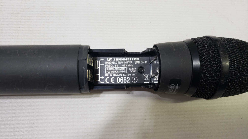Seeheiser Freeport Wireless mic SKM3-B 691-693 MHz For Parts [