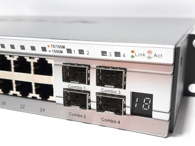 D-Link xStack DGS-3627 24-Port Gigabit Ethernet Switch +