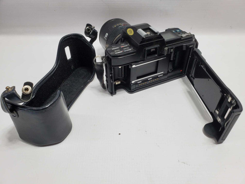 MINOLTA 7000 35mm Camera, AF Lens 28-85 1:3.5 (22)-4.5, CB-73 Leather Grip |