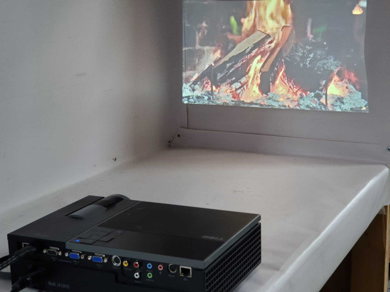 Dell 1610HD DLP Front Projector with Remote, Needs Lamp Replacement _