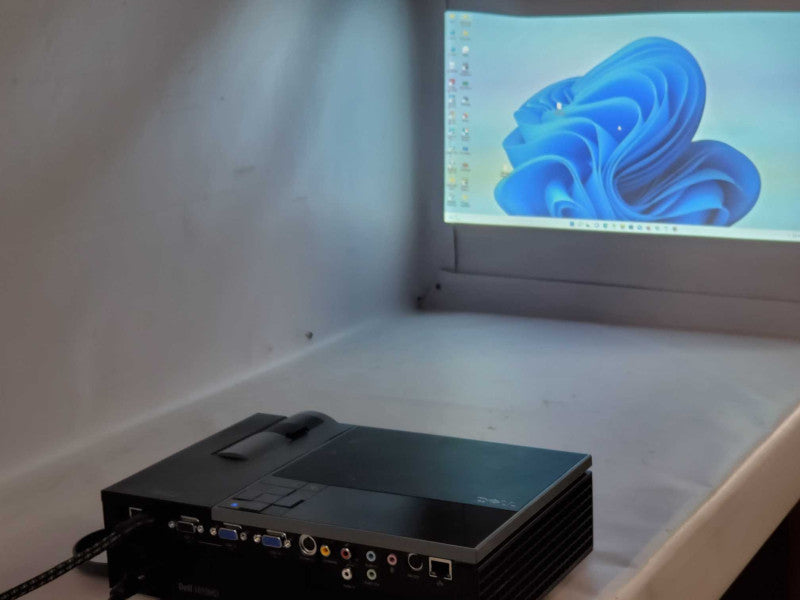Dell 1610HD DLP Front Projector with Remote, Needs Lamp Replacement _