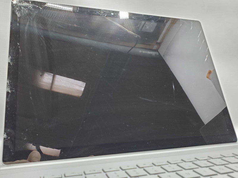 Microsoft Surface Book 1, 13.5\\" i5-6300U 8GB RAM 256GB Storage |