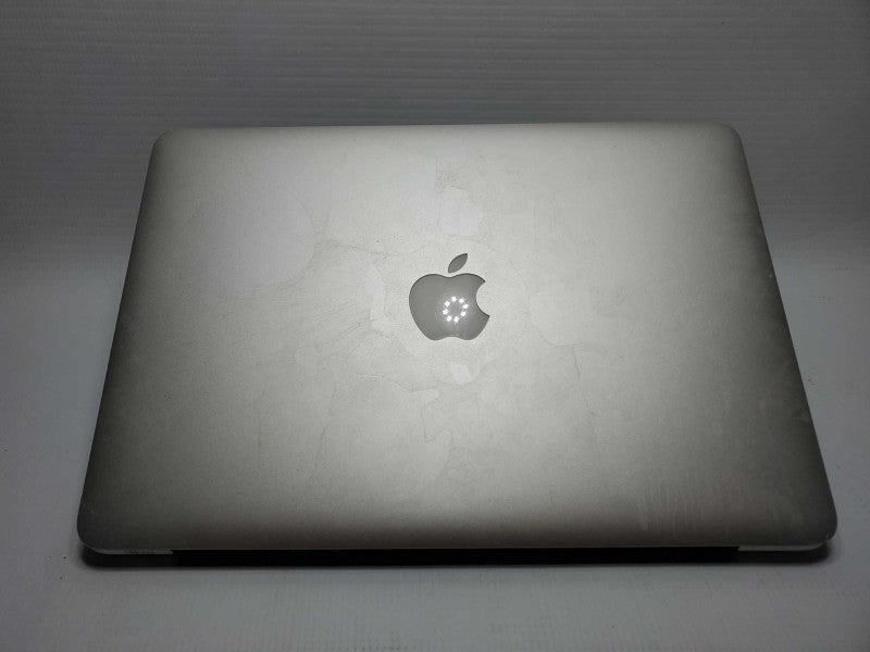 MacBook Pro 2013 13\\" Core i5-4288U @ 2.6 GHz 8GB Ram 500GB SSD *READ* (