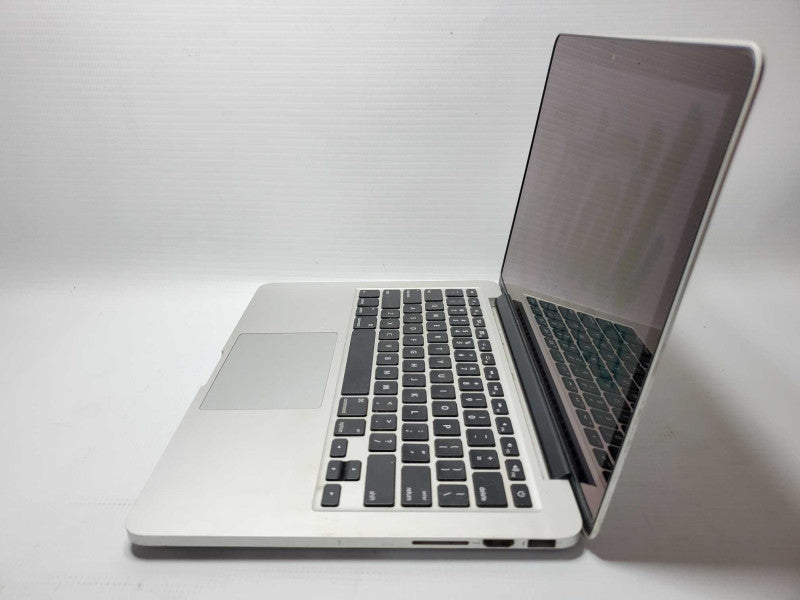 MacBook Pro 2013 13\\" Core i5-4288U @ 2.6 GHz 8GB Ram 500GB SSD *READ* (