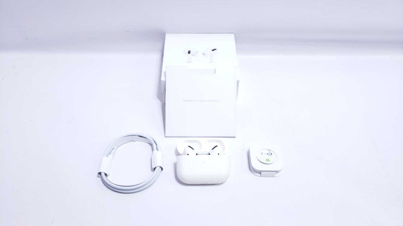 Apple Airpods Pro MageSafe Charging Case READ [