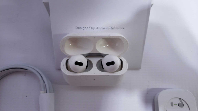 Apple Airpods Pro MageSafe Charging Case READ [