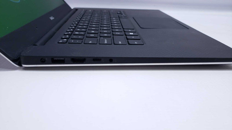 Dell Precision 5520 15.6\\" i7-6820HQ@2.7GHz 16GB DDR4 500GB SSD NVIDIA M1200 [