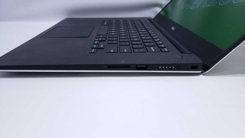 Dell Precision 5520 15.6\\" i7-6820HQ@2.7GHz 16GB DDR4 500GB SSD NVIDIA M1200 [