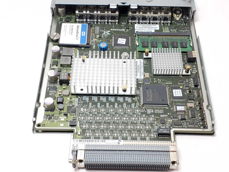 HP Brocade 8Gb SAN Switch AJ821A 489865-001 with 4x 8GB SW B-Series FC SFP+ _