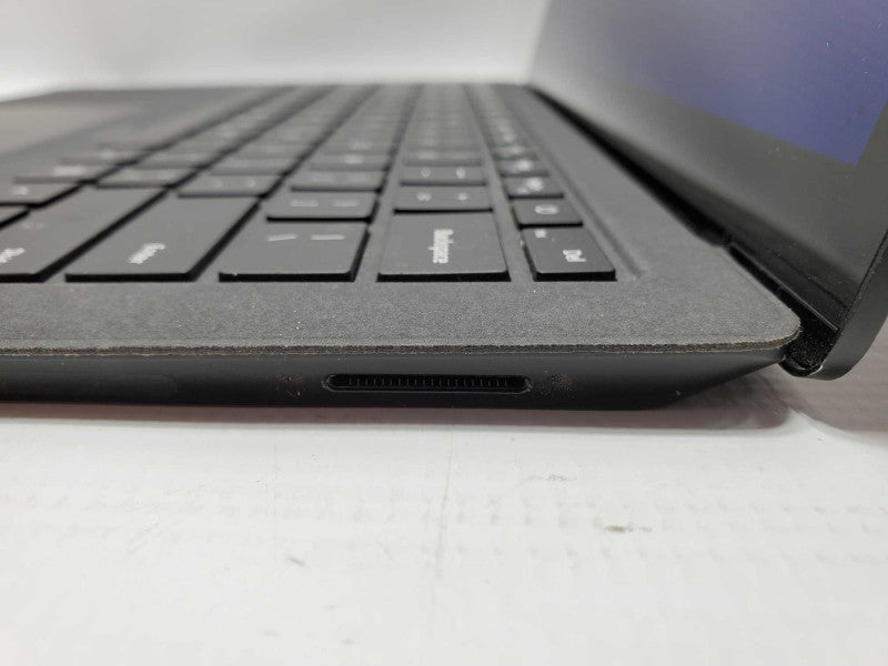 Microsoft Surface Laptop 2 13.5\\" Core i7-8650U @ 1.9GHz 16GB Ram 512GB SSD (