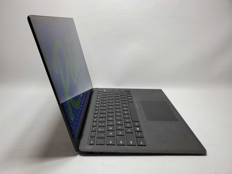 Microsoft Surface Laptop 2 13.5\\" Core i7-8650U @ 1.9GHz 16GB Ram 512GB SSD (