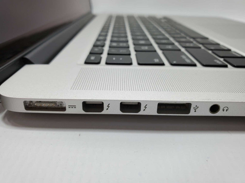 Macbook Pro 2015 Retina 15\\" Core i7-4870HQ @ 2.5GHz 16GB Ram 500GB SSD (