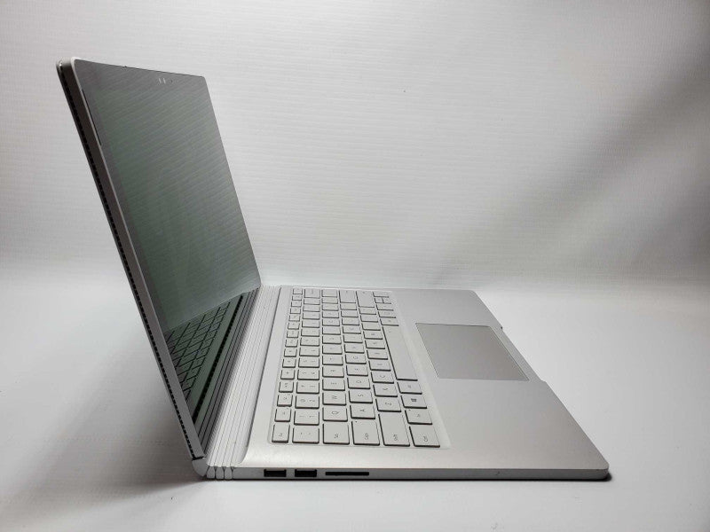 Microsoft Surface Book Core i7-6600U @ 2.6GHz 16GB Ram 500GB SSD GTX 965 2GB (