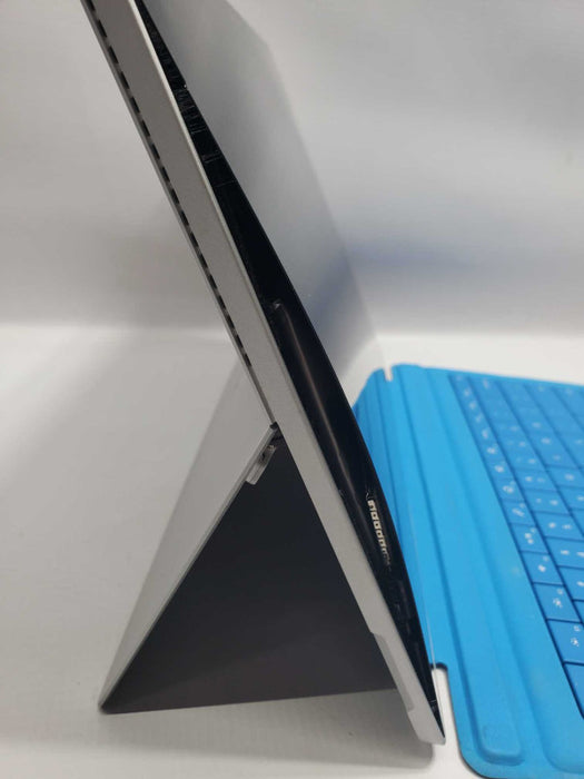 Microsoft Surface Pro 4 1724, i7-6650U 8GB DDR3 256GB Storage(READ) |