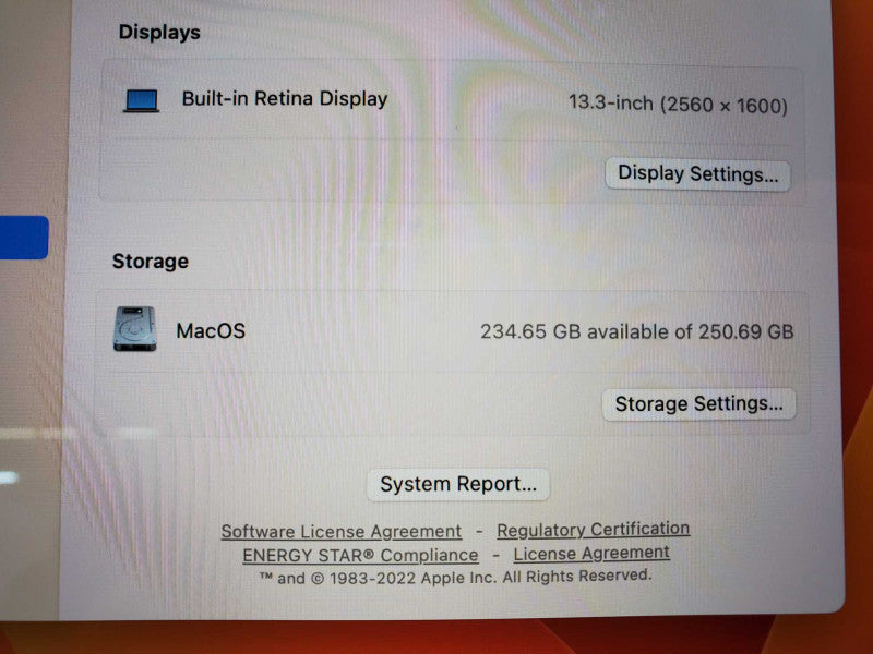 Macbook Pro 2017 15\\" Core i7-7567U @ 3.5 GHz 16GB Ram 250GB SSD (