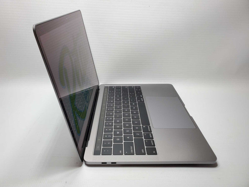 Macbook Pro 2017 15\\" Core i7-7567U @ 3.5 GHz 16GB Ram 250GB SSD (