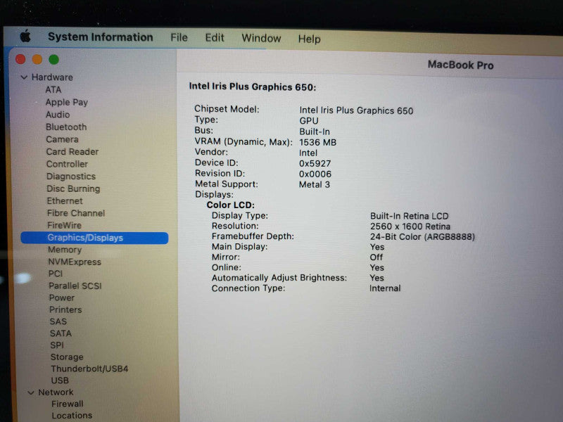 Macbook Pro 2017 15\\" Core i7-7567U @ 3.5 GHz 16GB Ram 250GB SSD (