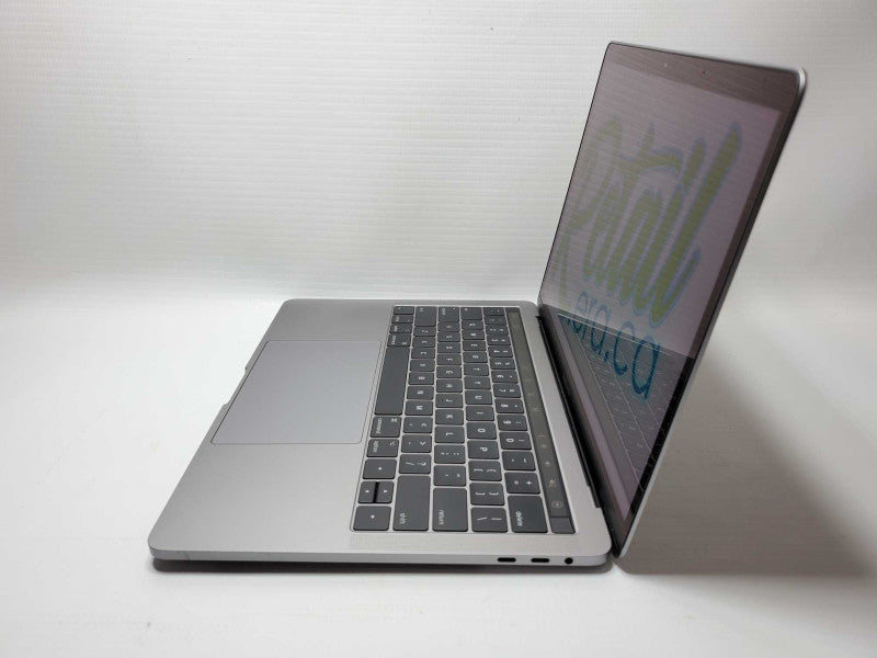 Macbook Pro 2017 15\\" Core i7-7567U @ 3.5 GHz 16GB Ram 250GB SSD (