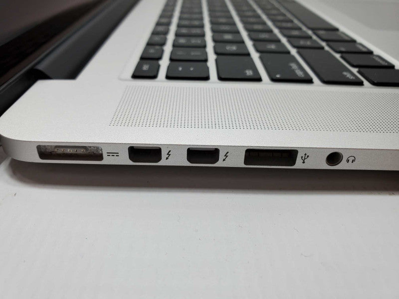 Macbook Pro 2015 Retina 15\\" Core i7-4870HQ @ 2.5GHz 16GB Ram 500GB SSD (