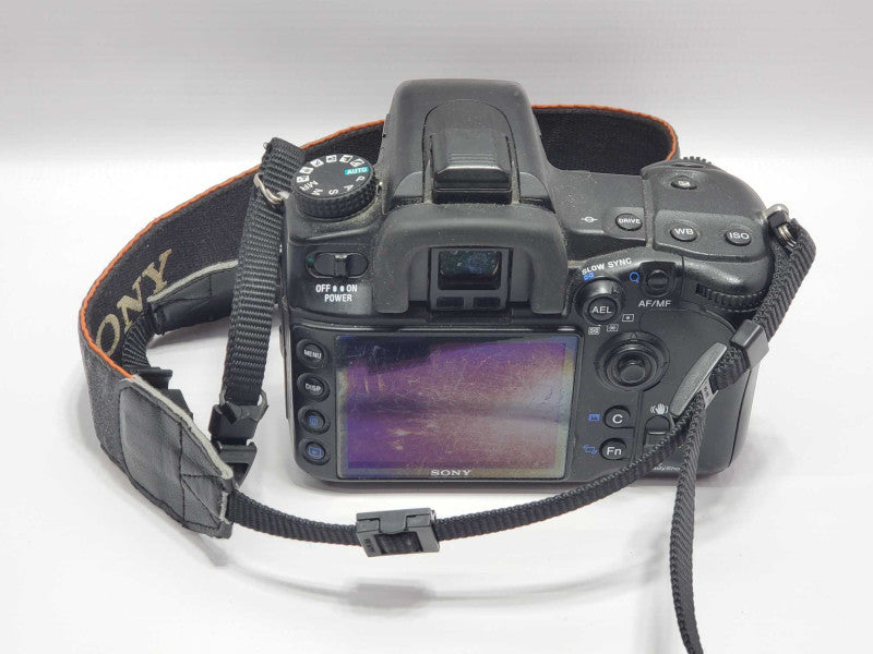 SONY Alpha 700 DSLR Camera Body and Battery |