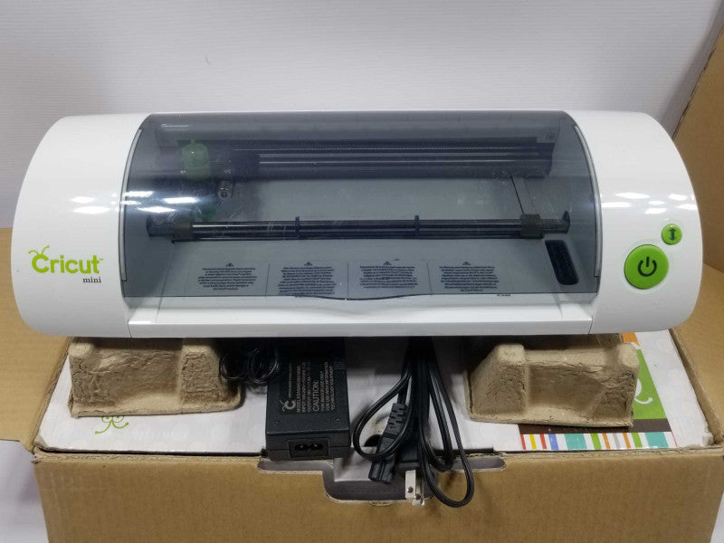 Cricut Mini CMNI001 Electronic Die Cutting Machine, Missing The Blade!! ~